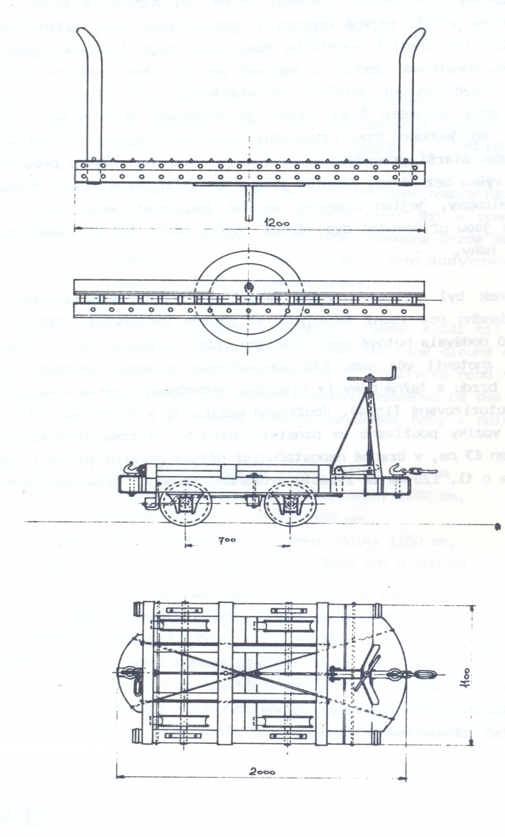 Bild Nr. 7) Fertigungszeichnung eines Schemelwagens mit Runge und eines hölzernen universalen Fahrgestells des Systems Dolberg, der auf der Schmalspurstrecke im Wald von Franzenthal nach Neu Josefsthal eingesetzt wurde. Mit der Verbindung zweier Fahrgestelle entstand eine Zweiwagengarnitur.